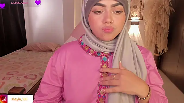 shayla 18 online show from October 29, 2025, 7:26 pm