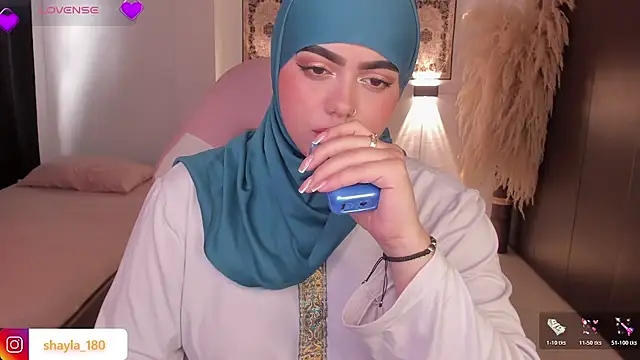 shayla 18 online show from November 27, 2025, 7:27 pm