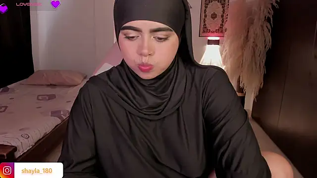 shayla 18 online show from February 24, 2026, 9:46 pm