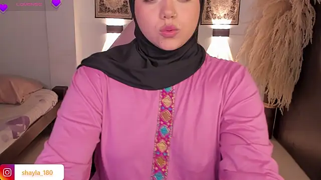 shayla 18 online show from April 10, 2026, 9:41 pm