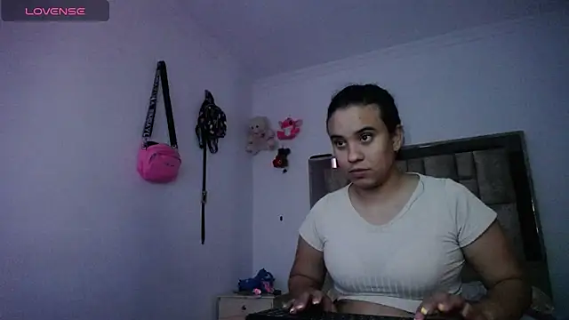 tiffany  pink online show from November 22, 2025, 9:47 pm