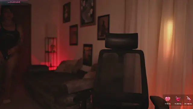 HannahW  online show from March 24, 2026, 11:21 pm