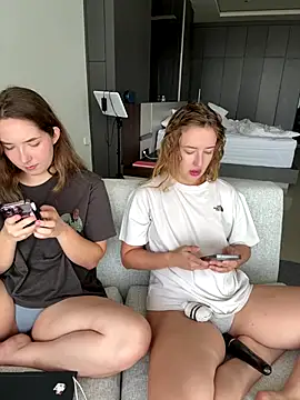 Nura n Sarah online show from October 22, 2025, 3:29 am