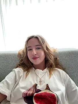 Nura n Sarah online show from December 4, 2025, 5:50 am