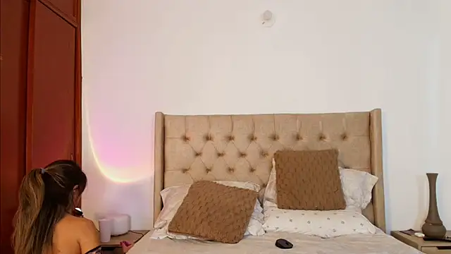 Rose dom online show from September 29, 2025, 1:11 am