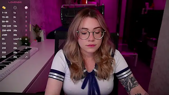 RemyCute online show from September 12, 2025, 7:03 pm