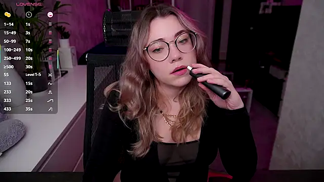 RemyCute online show from October 20, 2025, 7:03 pm