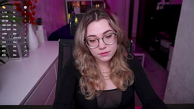 RemyCute online show from November 13, 2025, 5:34 pm