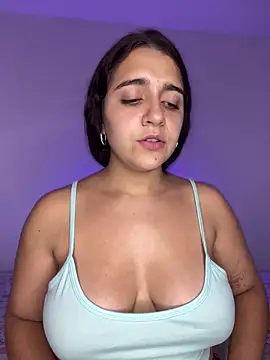 Alicia Ruiz online show from November 24, 2025, 10:42 pm