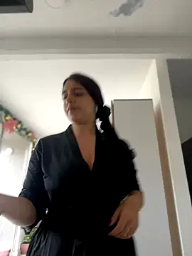 Alicia Ruiz online show from December 2, 2025, 1:50 pm