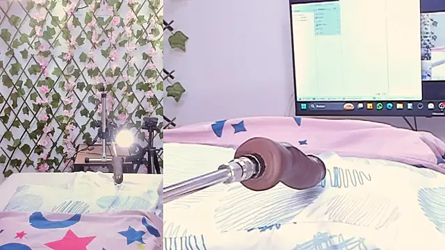 Aleska James online show from October 7, 2025, 12:35 pm