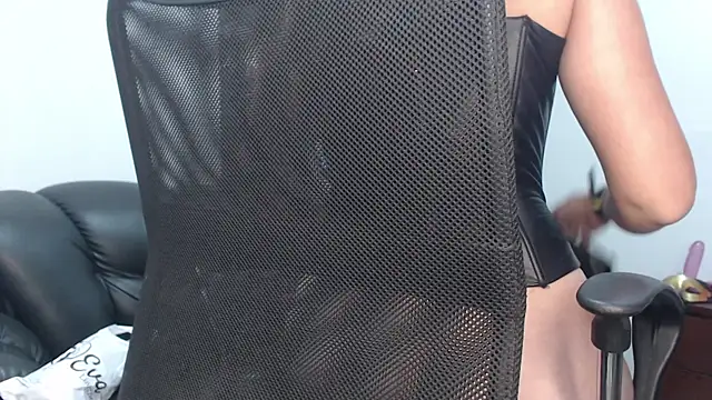 camilleDiaz16 online show from January 7, 2026, 8:55 pm