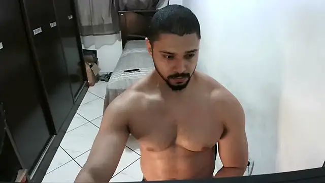 Snapshot of Brian_Aries chatting on December 10, 2024, 3:20 am Brian Aries online show from December 10, 2024, 3:20 am