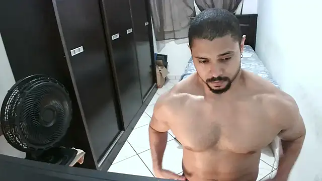 Snapshot of Brian_Aries chatting on February 18, 2025, 3:53 am Brian Aries online show from February 18, 2025, 3:53 am