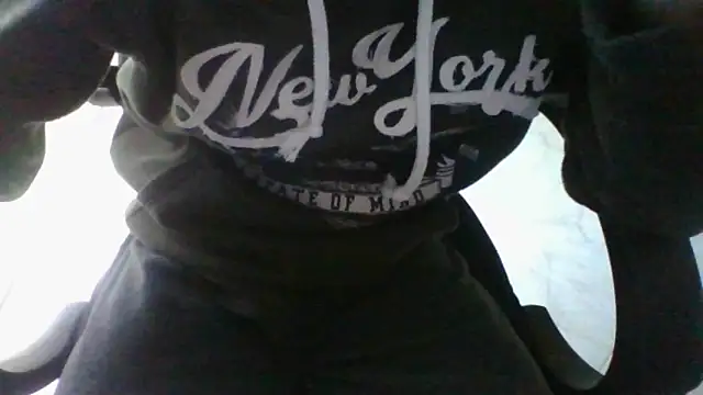 FranciCazzone online show from February 17, 2025, 3:09 pm