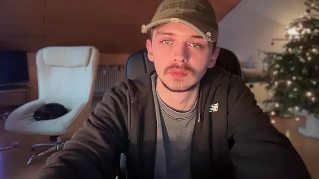 naked psy online show from January 13, 2025, 7:43 am