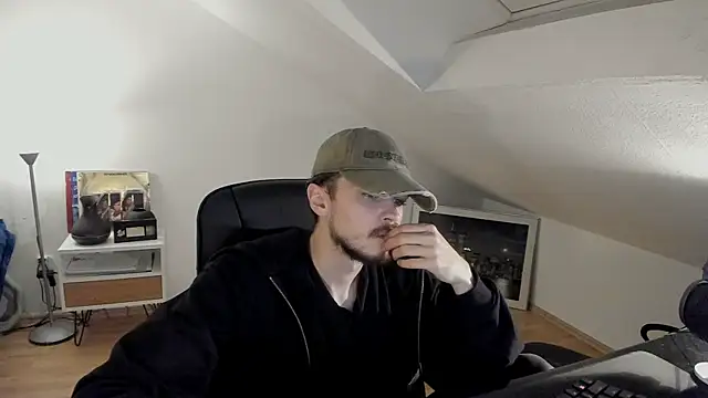 naked psy online show from October 29, 2025, 2:03 am