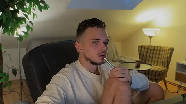 naked psy online show from November 9, 2025, 1:09 pm