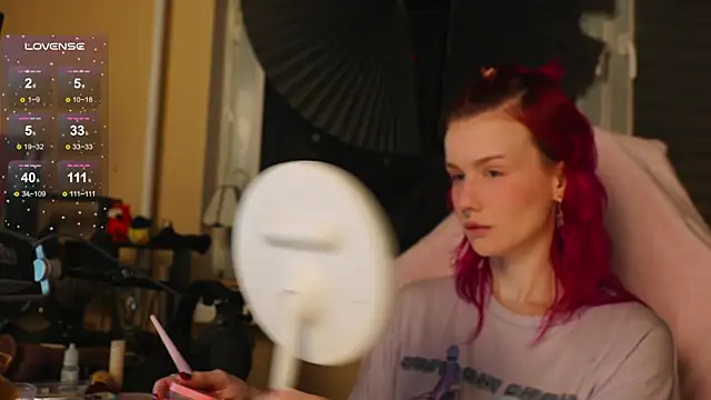 BlueCherryy online show from November 18, 2025, 8:02 pm