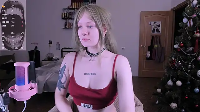 cyber whore  online show from February 4, 2026, 4:35 pm