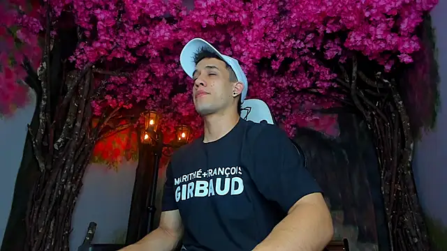 alexgiraldo  online show from February 14, 2025, 11:21 am