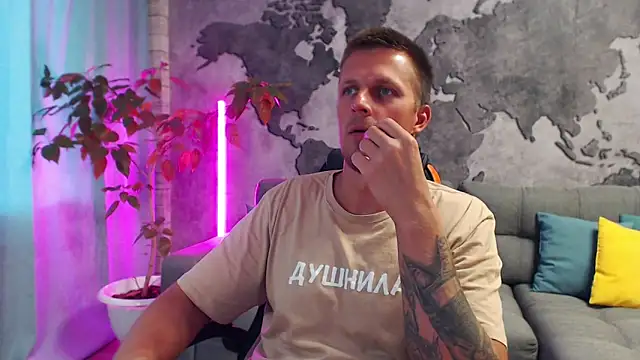 Snapshot of VikingChrisss chatting on October 6, 2025, 9:51 am VikingChrisss online show from October 6, 2025, 9:51 am