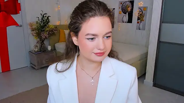 MiracleCurly online show from February 5, 2025, 10:08 am