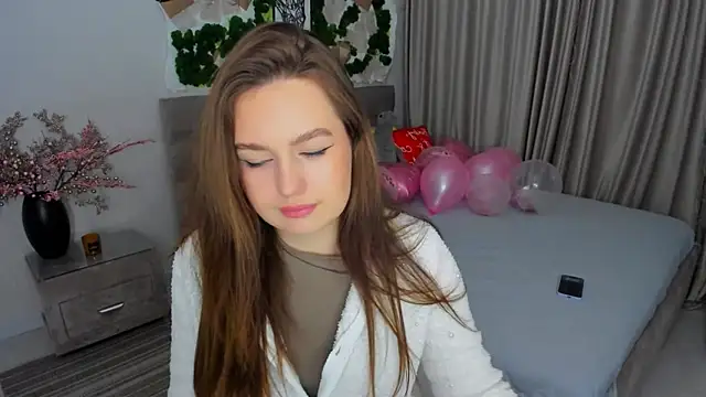 MiracleCurly online show from February 15, 2025, 4:01 pm