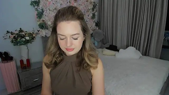 MiracleCurly online show from October 8, 2025, 6:05 pm