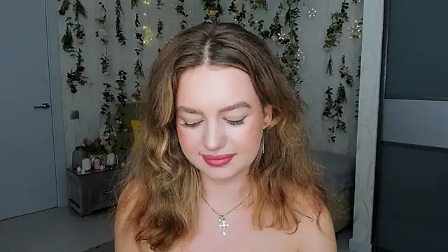 MiracleCurly online show from November 28, 2025, 4:20 pm