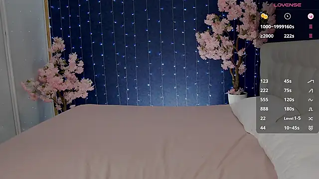 -Mirror-Girl- online show from October 19, 2025, 4:57 am