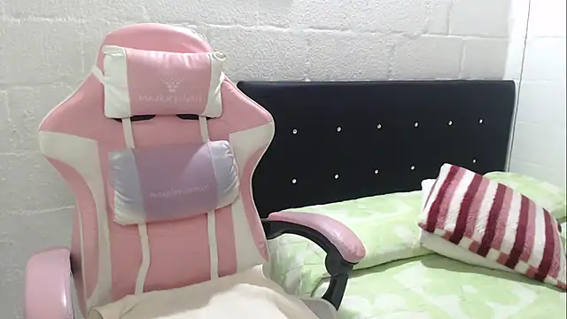 jade04 roberts online show from February 5, 2026, 10:20 am