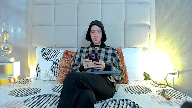 Hecatee 77 online show from February 23, 2026, 7:44 pm