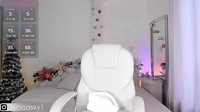 Snapshot of ninaa_sky chatting on December 13, 2024, 4:16 pm ninaa sky online show from December 13, 2024, 4:16 pm