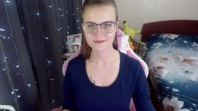 MissBrightShine online show from January 10, 2025, 12:36 pm