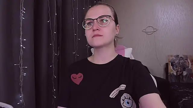 MissBrightShine online show from October 15, 2025, 10:26 am