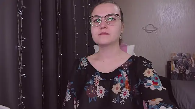 MissBrightShine online show from November 11, 2025, 10:15 am