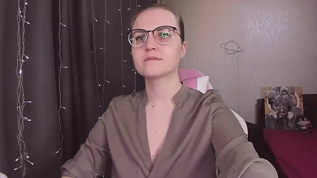 MissBrightShine online show from February 5, 2026, 11:59 am