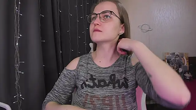 MissBrightShine online show from February 13, 2026, 10:55 am