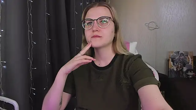 MissBrightShine online show from March 28, 2026, 10:48 am