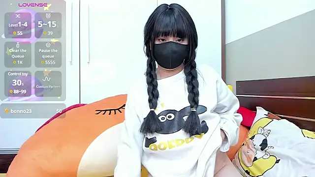 alonelove   online show from February 5, 2025, 5:41 am