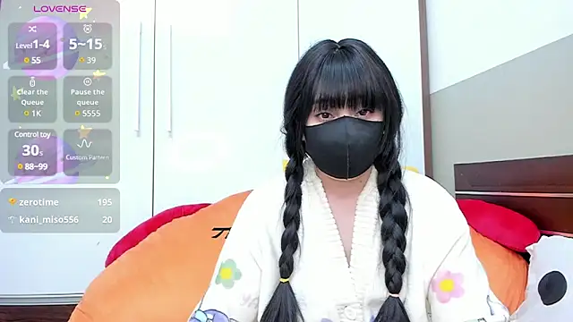 alonelove   online show from February 8, 2025, 6:22 am