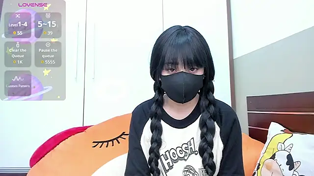 alonelove   online show from March 18, 2025, 2:25 am