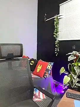 Rayansmith  online show from October 10, 2025, 12:59 pm