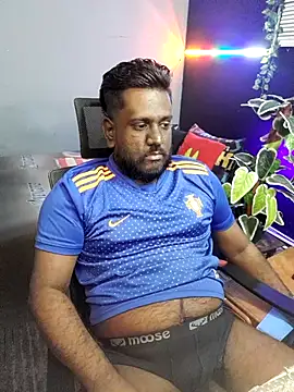 Rayansmith  online show from December 3, 2025, 10:19 pm