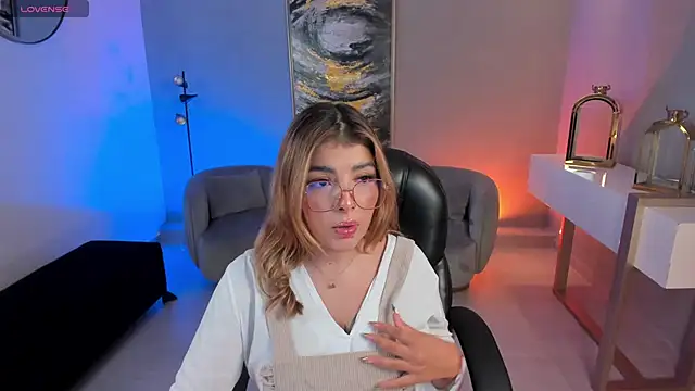 LisaMonroe  online show from March 15, 2025, 10:46 am