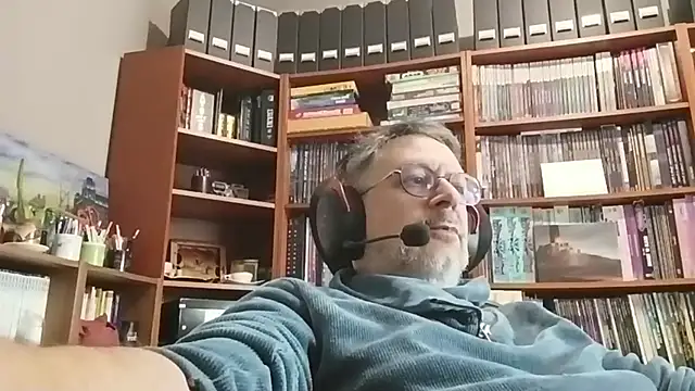 Mandra is a whore online show from November 17, 2025, 10:32 am