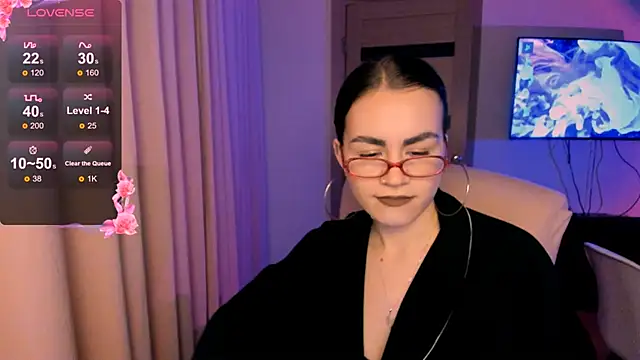 Snapshot of _selectrra chatting on December 10, 2024, 7:32 pm selectrra online show from December 10, 2024, 7:32 pm