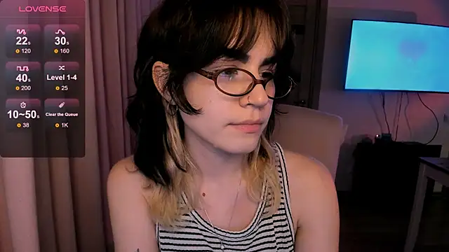 Snapshot of _selectrra chatting on January 15, 2025, 2:13 pm selectrra online show from January 15, 2025, 2:13 pm