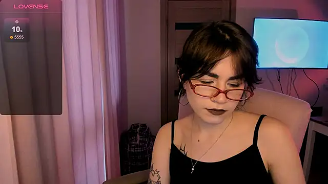 Snapshot of _selectrra chatting on January 31, 2025, 11:35 am selectrra online show from January 31, 2025, 11:35 am